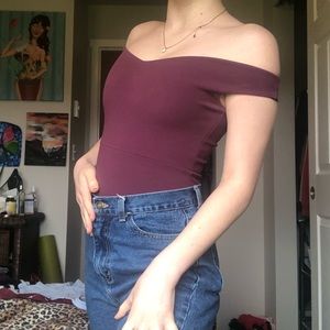 Off the shoulder sexy bodysuit 👠🥀🍷